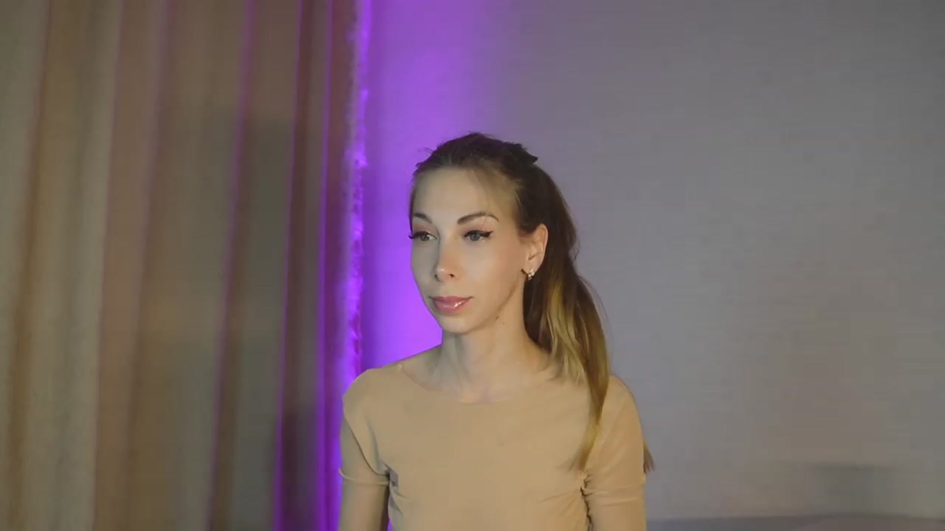 Gallery image thumbnail from Santa_bb's myfreecams stream on, 07/23/2023, 16:35 image 9 of 20