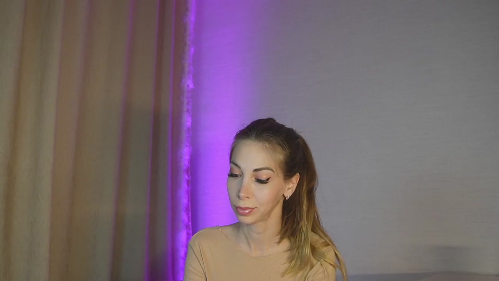 Gallery image thumbnail from Santa_bb's myfreecams stream on, 07/23/2023, 16:35 image 10 of 20