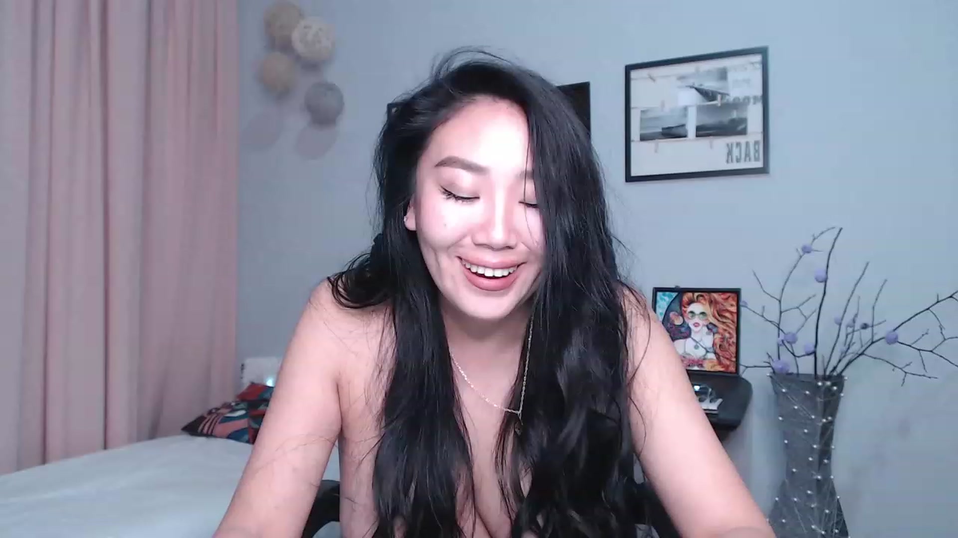 Gallery image thumbnail from SaoriYing's myfreecams stream on, 11/26/2022, 17:25 image 3 of 20