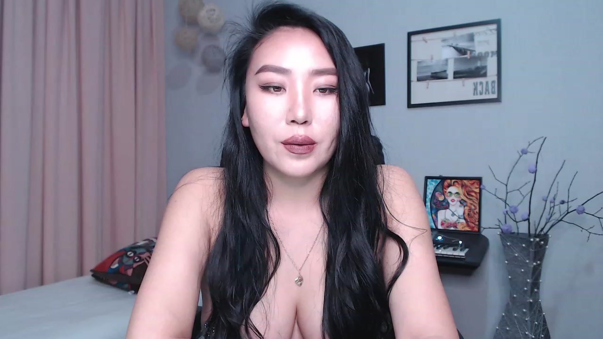 Gallery image thumbnail from SaoriYing's myfreecams stream on, 11/27/2022, 12:06 image 5 of 20