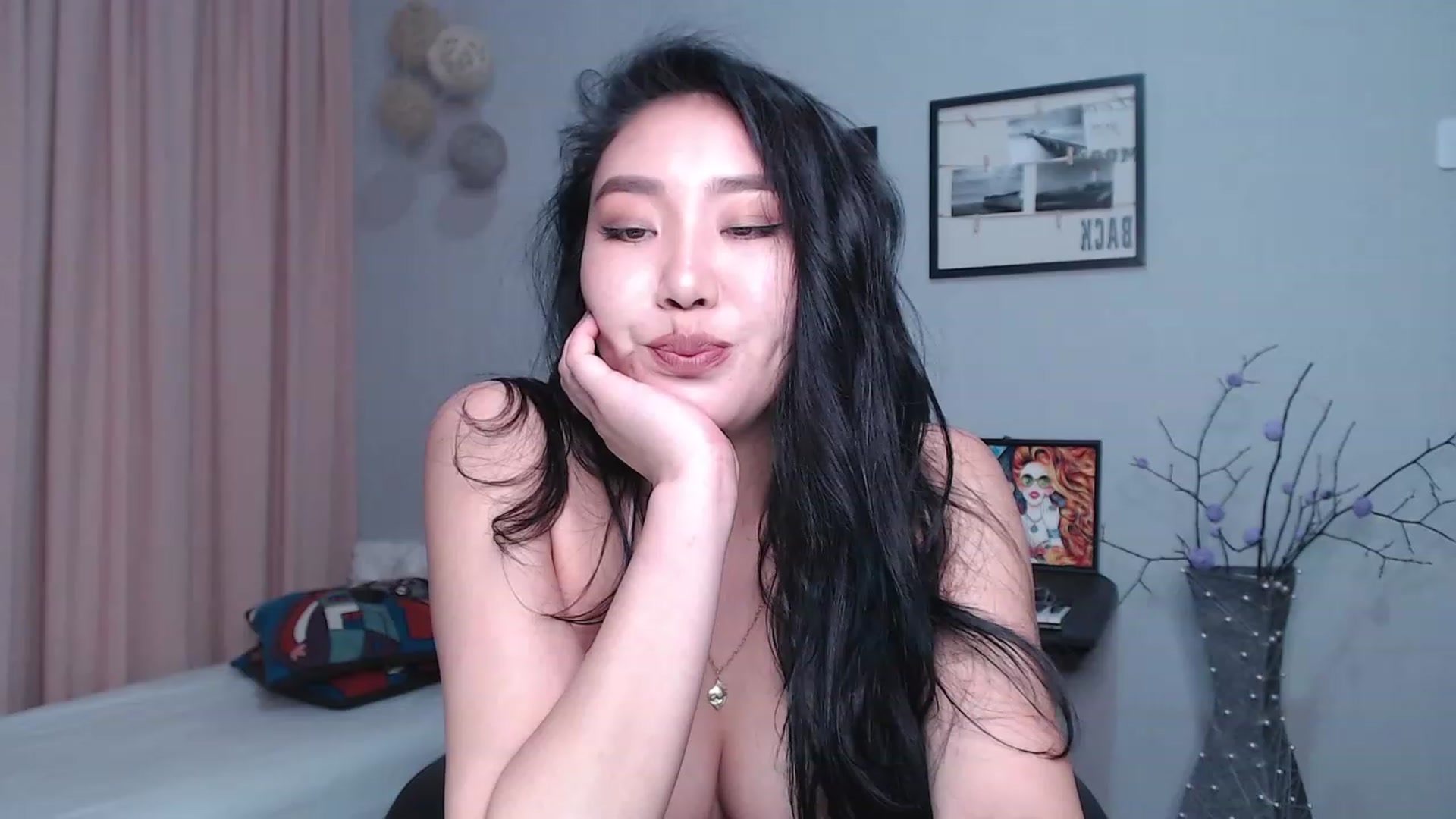 Gallery image thumbnail from SaoriYing's myfreecams stream on, 11/29/2022, 13:24 image 18 of 20