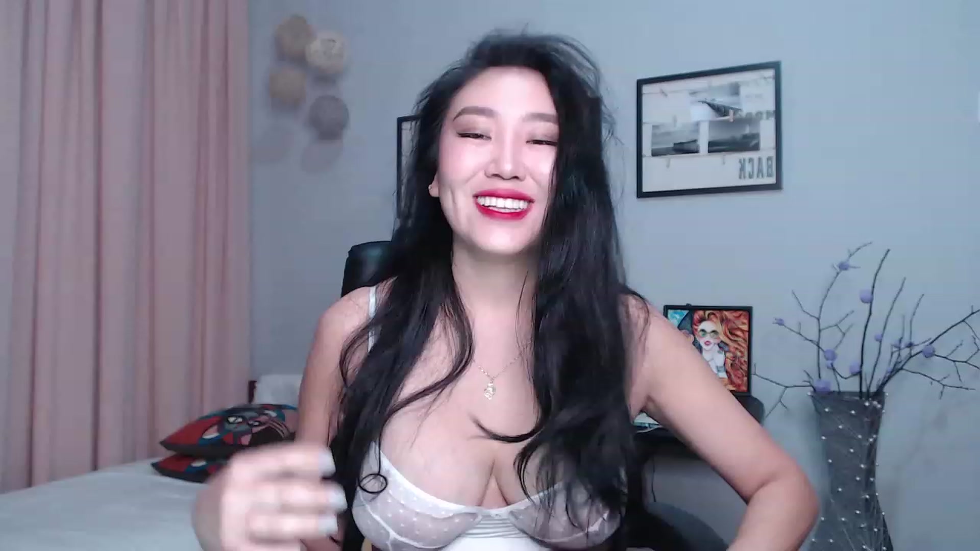 Gallery image thumbnail from SaoriYing's myfreecams stream on, 12/01/2022, 11:55 image 6 of 20