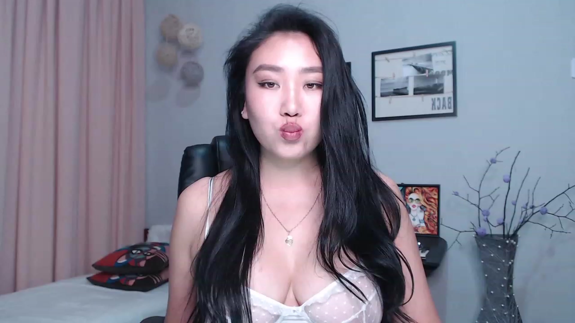 Gallery image thumbnail from SaoriYing's myfreecams stream on, 12/01/2022, 14:31 image 1 of 20
