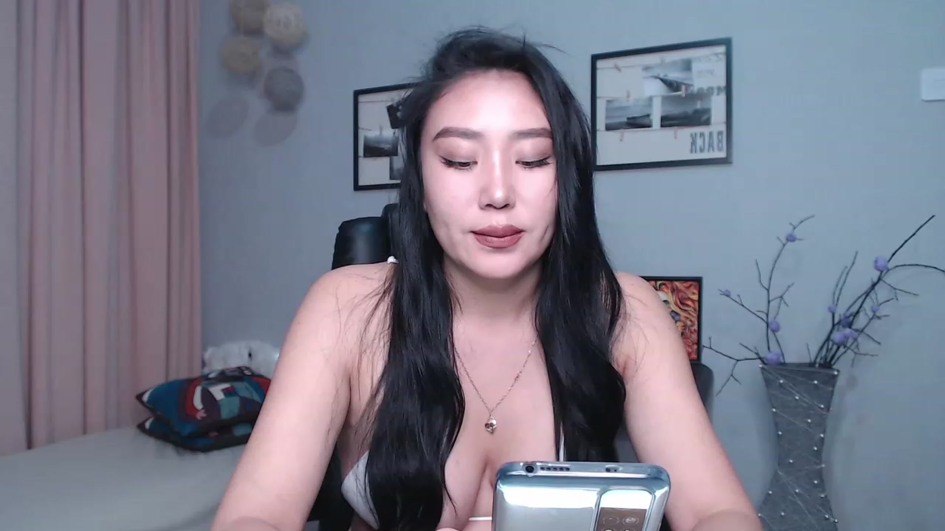 Gallery image thumbnail from SaoriYing's myfreecams stream on, 12/05/2022, 11:56 image 5 of 20