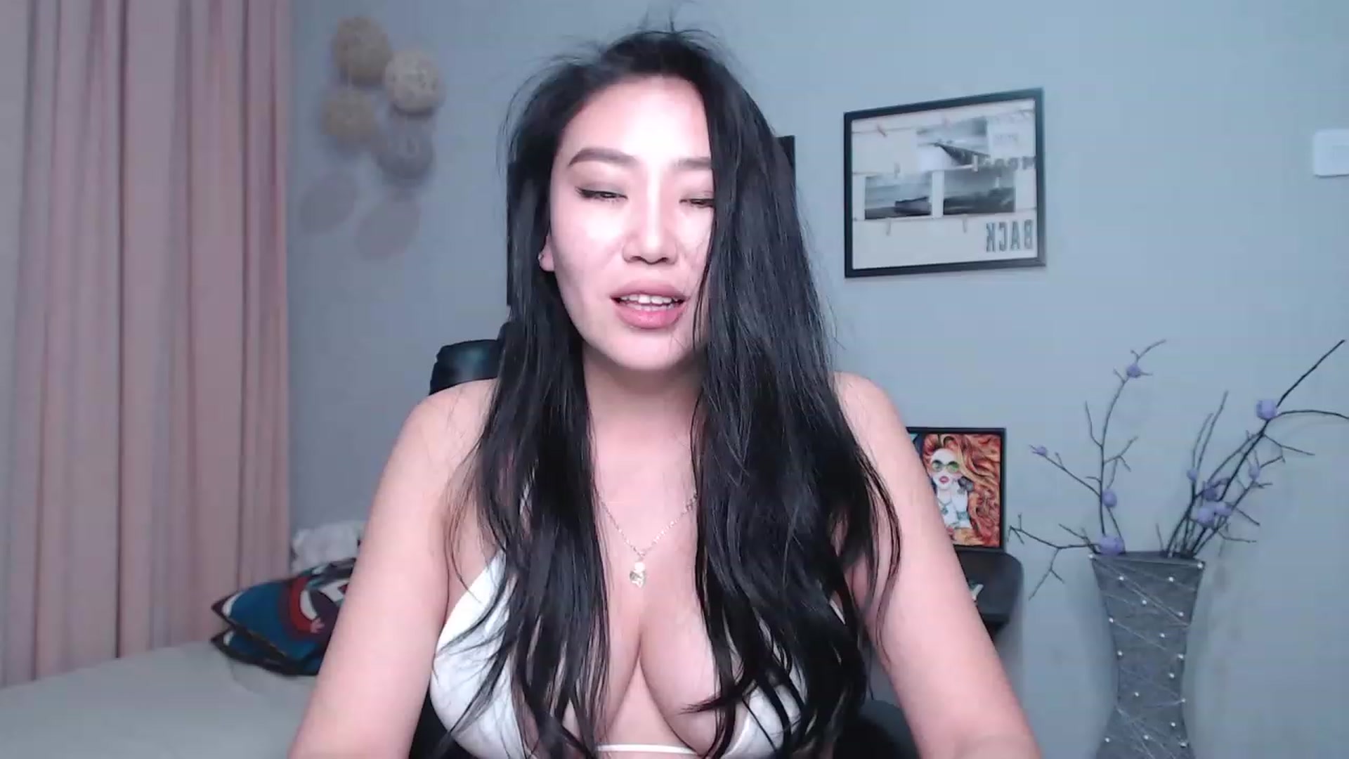 Gallery image thumbnail from SaoriYing's myfreecams stream on, 12/05/2022, 14:53 image 17 of 20
