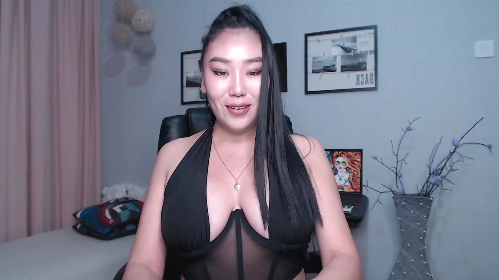 Gallery image thumbnail from SaoriYing's myfreecams stream on, 12/06/2022, 12:14 image 19 of 20