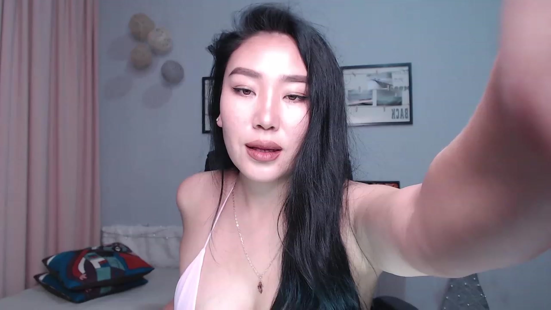 Gallery image thumbnail from SaoriYing's myfreecams stream on, 12/07/2022, 13:25 image 5 of 20