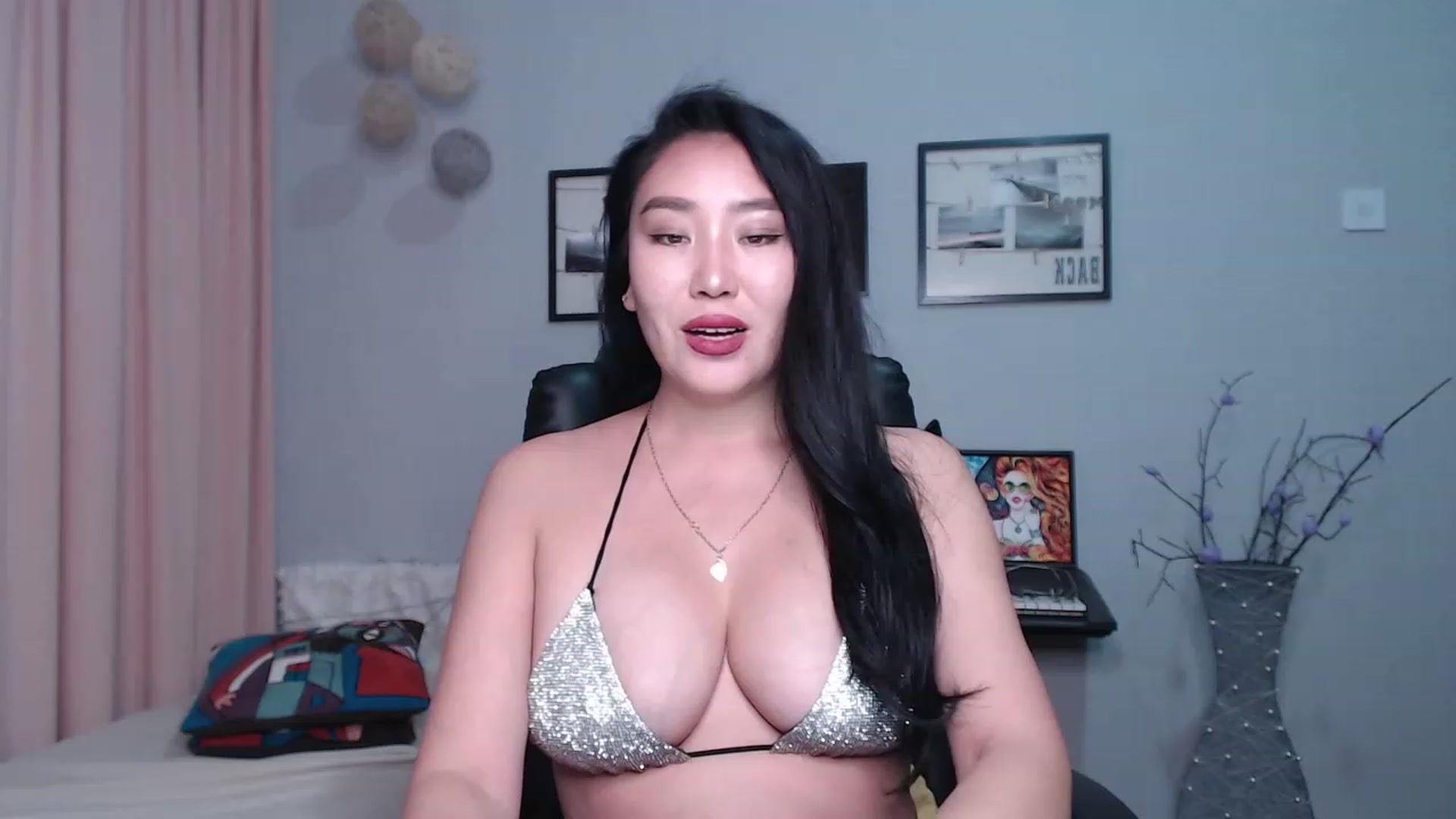 Gallery image thumbnail from SaoriYing's myfreecams stream on, 12/08/2022, 12:52 image 2 of 20