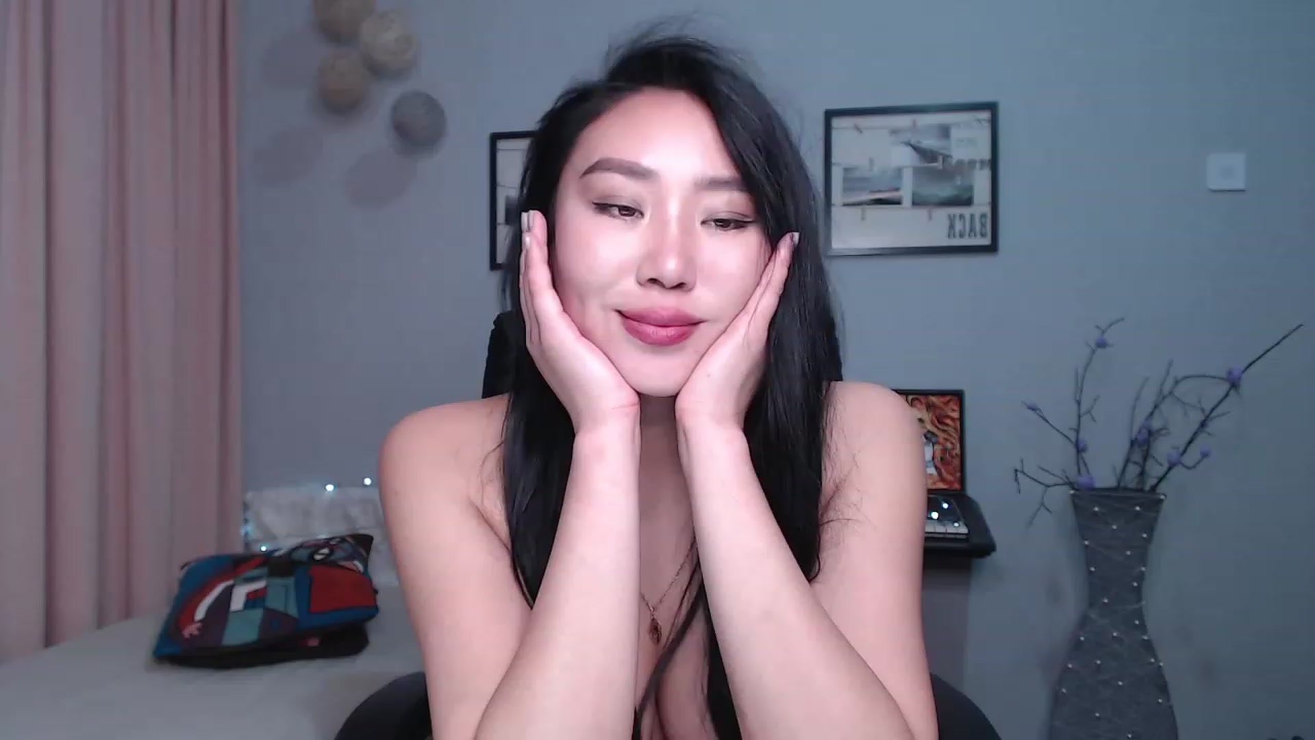 Gallery image thumbnail from SaoriYing's myfreecams stream on, 12/08/2022, 13:58 image 4 of 20