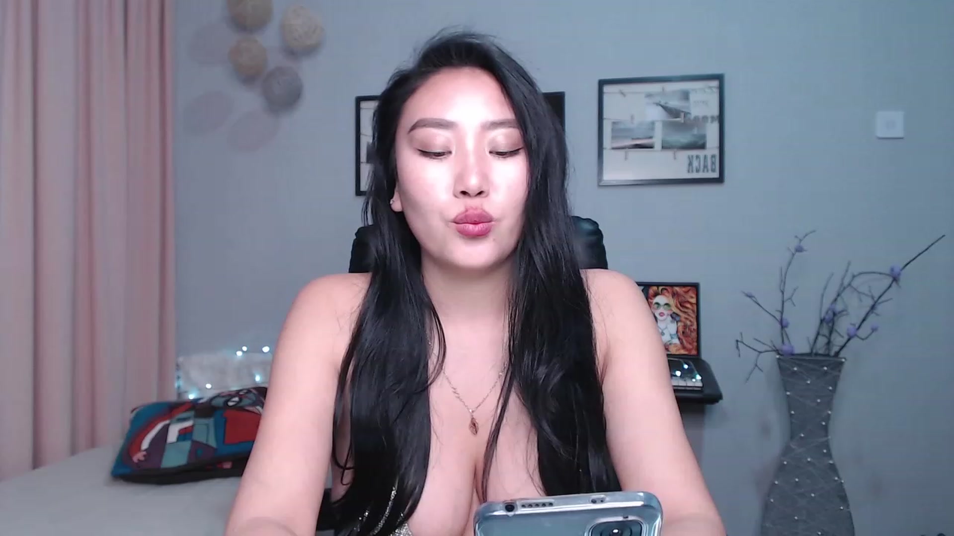 Gallery image thumbnail from SaoriYing's myfreecams stream on, 12/08/2022, 13:58 image 3 of 20