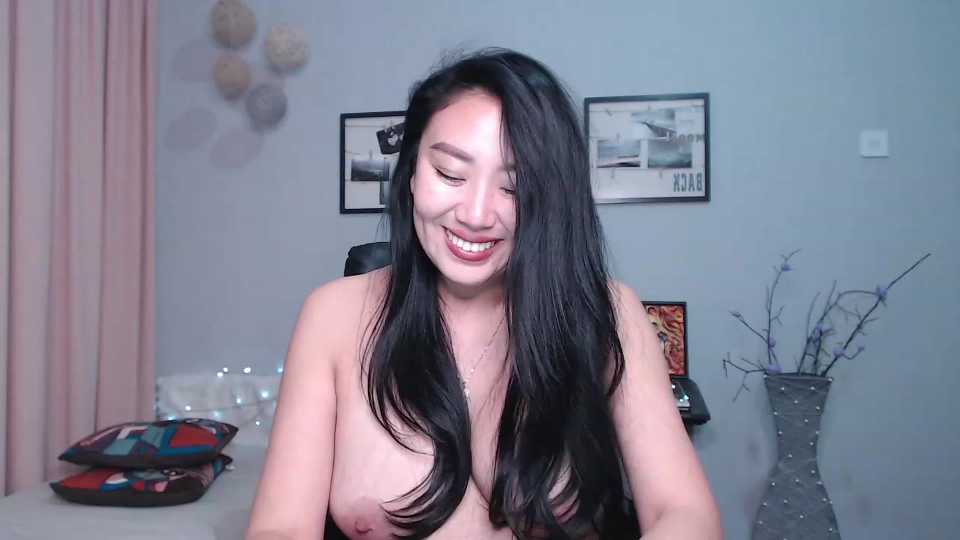 Gallery image thumbnail from SaoriYing's myfreecams stream on, 12/08/2022, 15:02 image 20 of 20