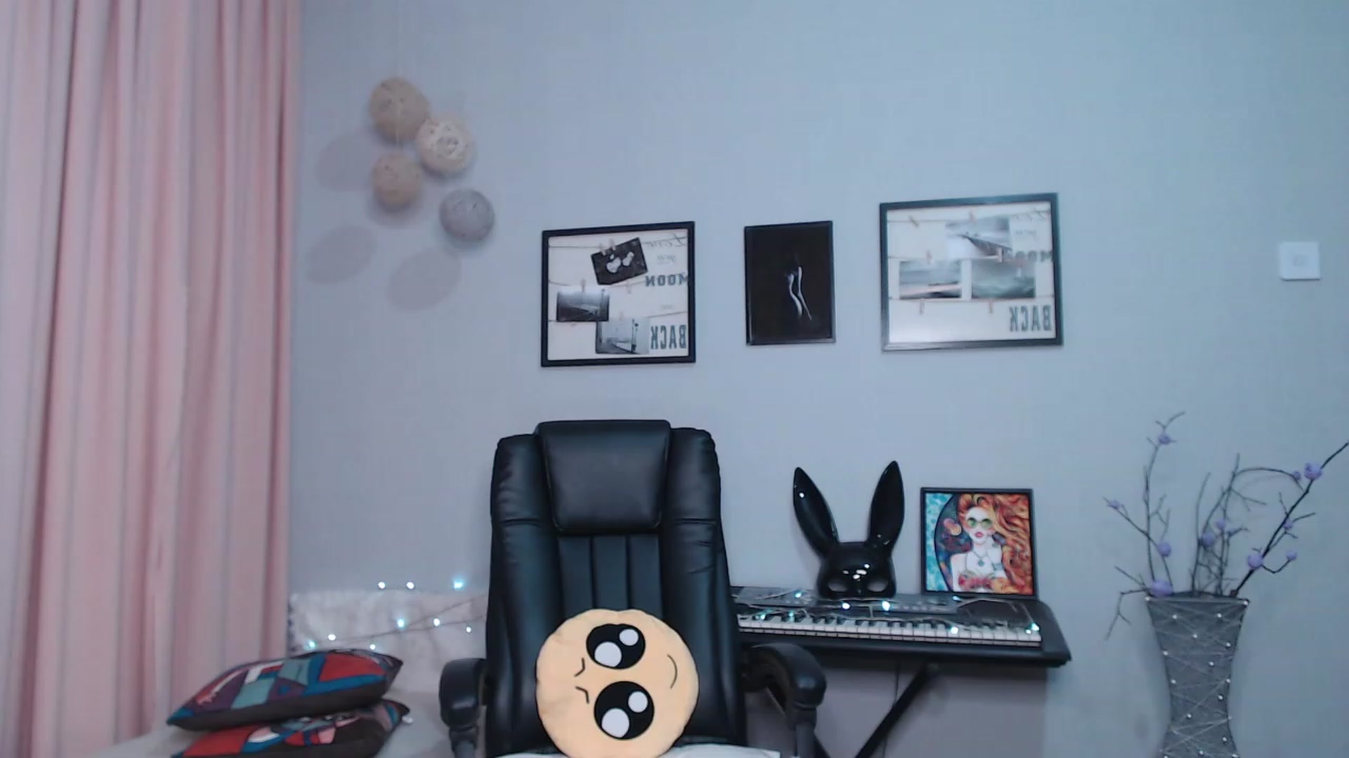 Gallery image thumbnail from SaoriYing's myfreecams stream on, 12/10/2022, 14:06 image 20 of 20