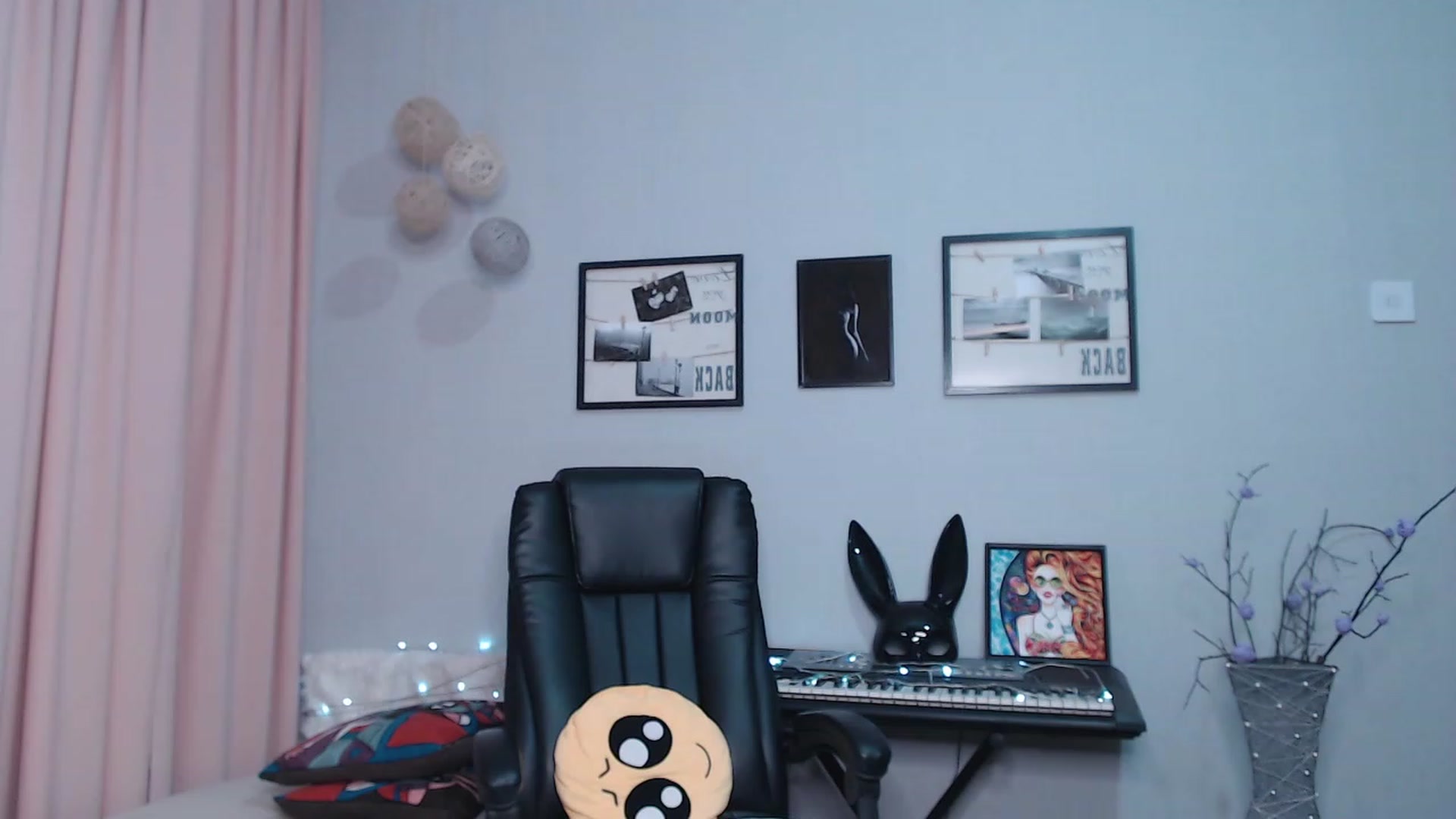 Gallery image thumbnail from SaoriYing's myfreecams stream on, 12/10/2022, 14:58 image 17 of 20