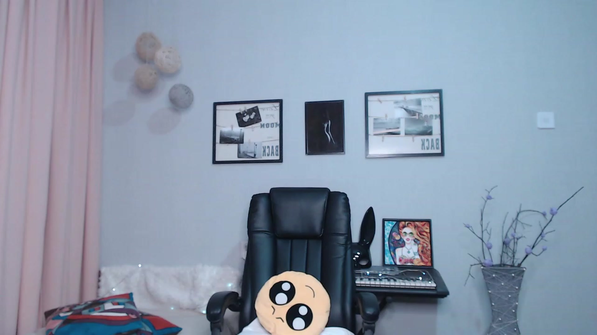 Gallery image thumbnail from SaoriYing's myfreecams stream on, 12/17/2022, 12:29 image 16 of 20