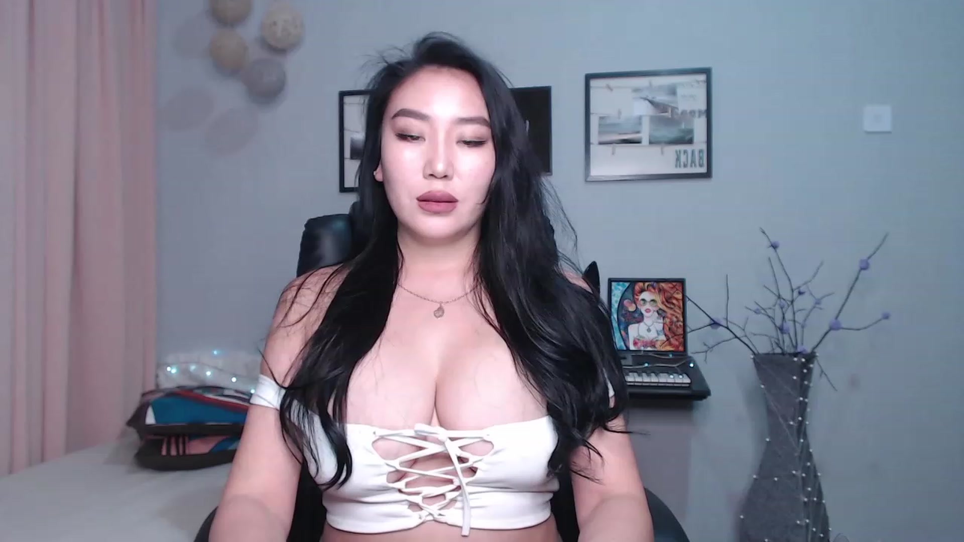 Gallery image thumbnail from SaoriYing's myfreecams stream on, 12/24/2022, 12:41 image 15 of 20