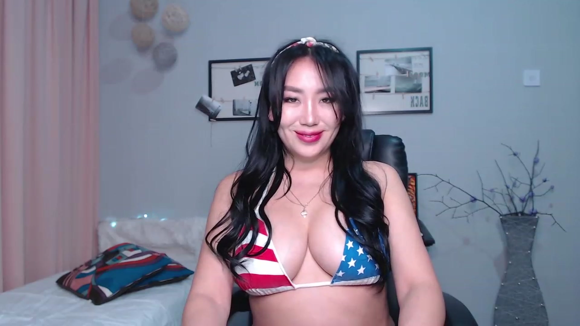 Gallery image thumbnail from SaoriYing's myfreecams stream on, 01/07/2023, 13:03 image 13 of 20