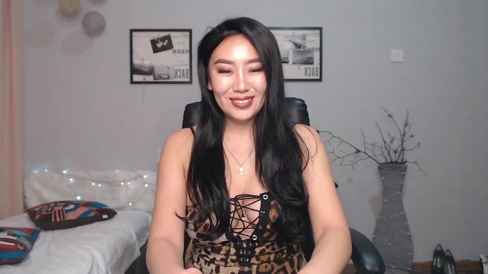 Gallery image thumbnail from SaoriYing's myfreecams stream on, 01/18/2023, 13:48 image 16 of 20