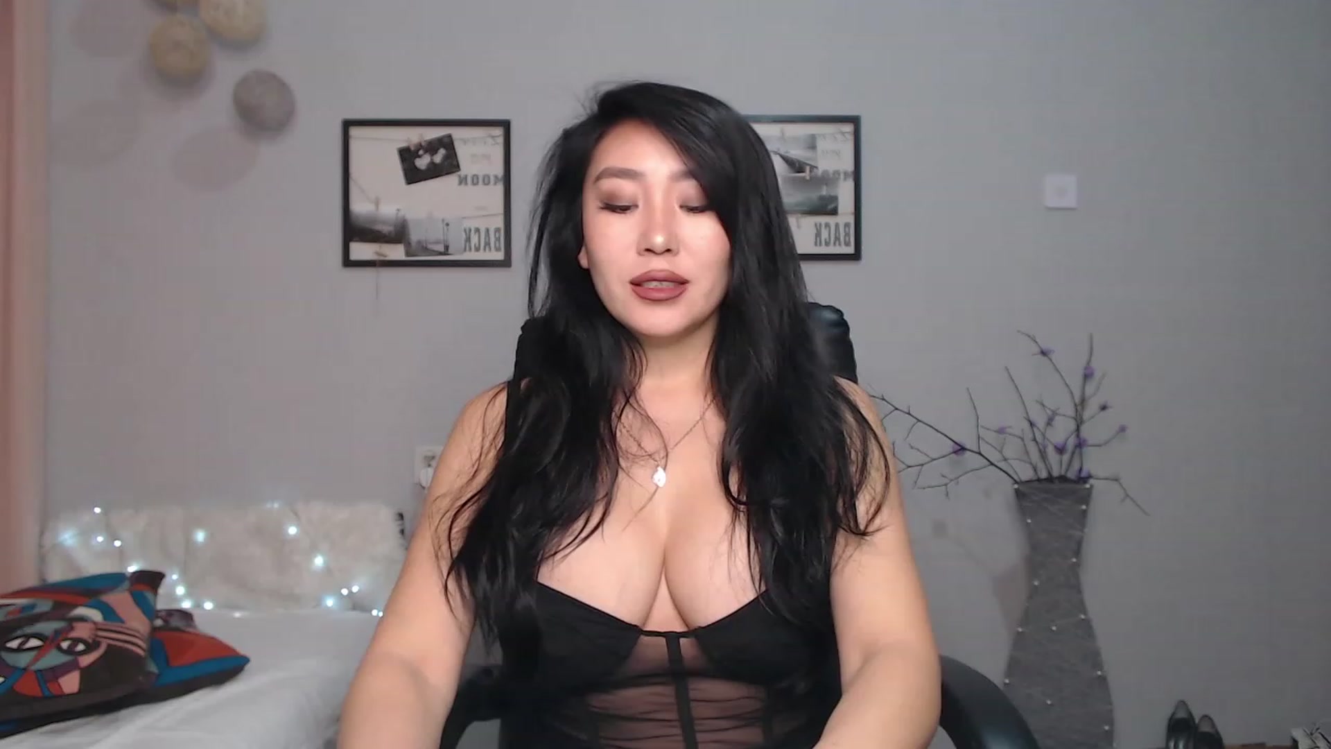 Gallery image thumbnail from SaoriYing's myfreecams stream on, 01/22/2023, 13:00 image 1 of 20