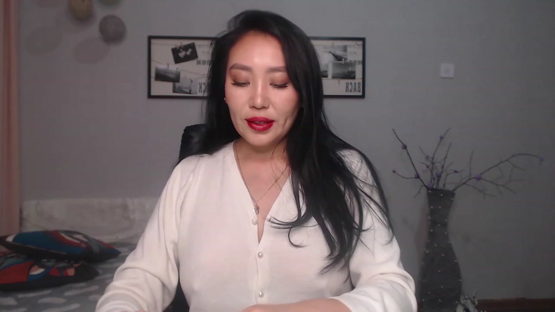 Gallery image thumbnail from SaoriYing's myfreecams stream on, 02/25/2023, 12:40 image 17 of 20
