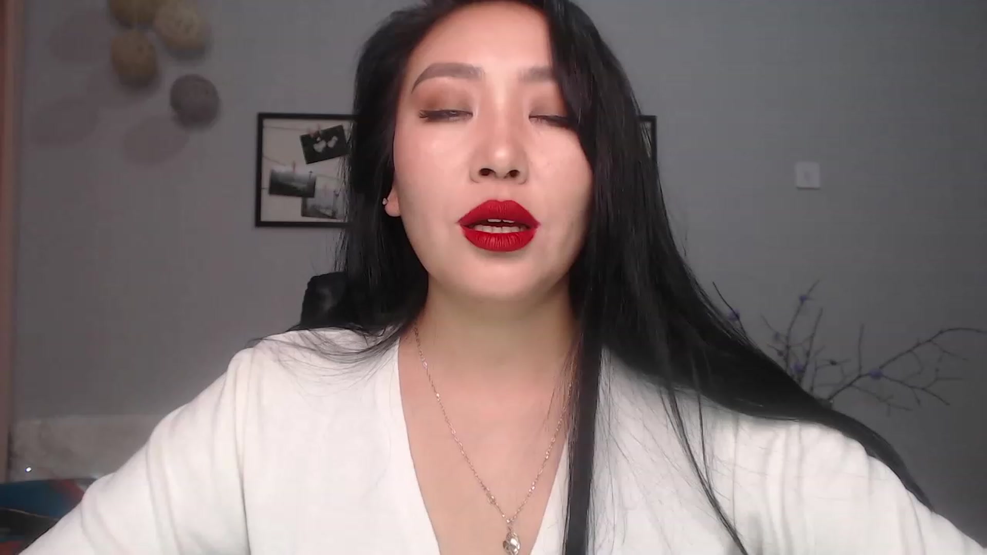 Gallery image thumbnail from SaoriYing's myfreecams stream on, 02/25/2023, 12:40 image 6 of 20