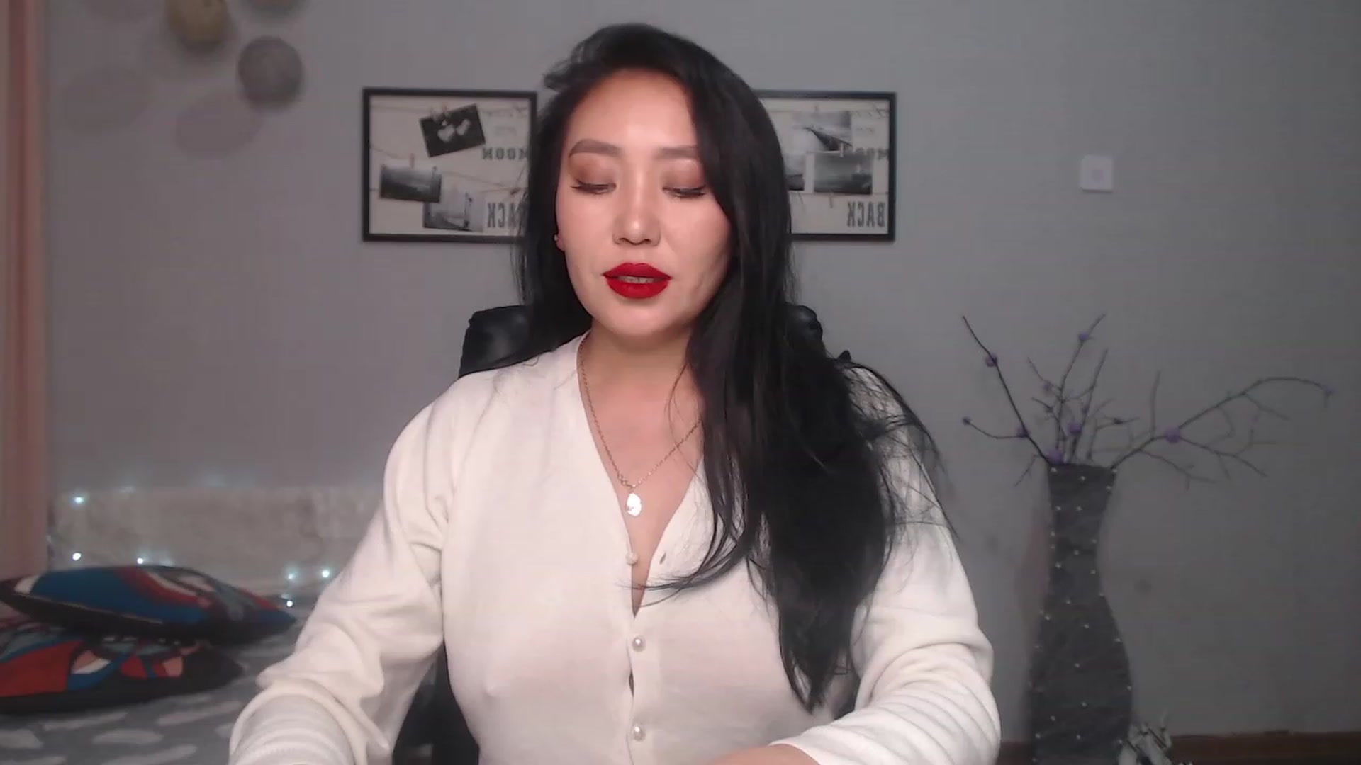 Gallery image thumbnail from SaoriYing's myfreecams stream on, 02/25/2023, 12:40 image 15 of 20