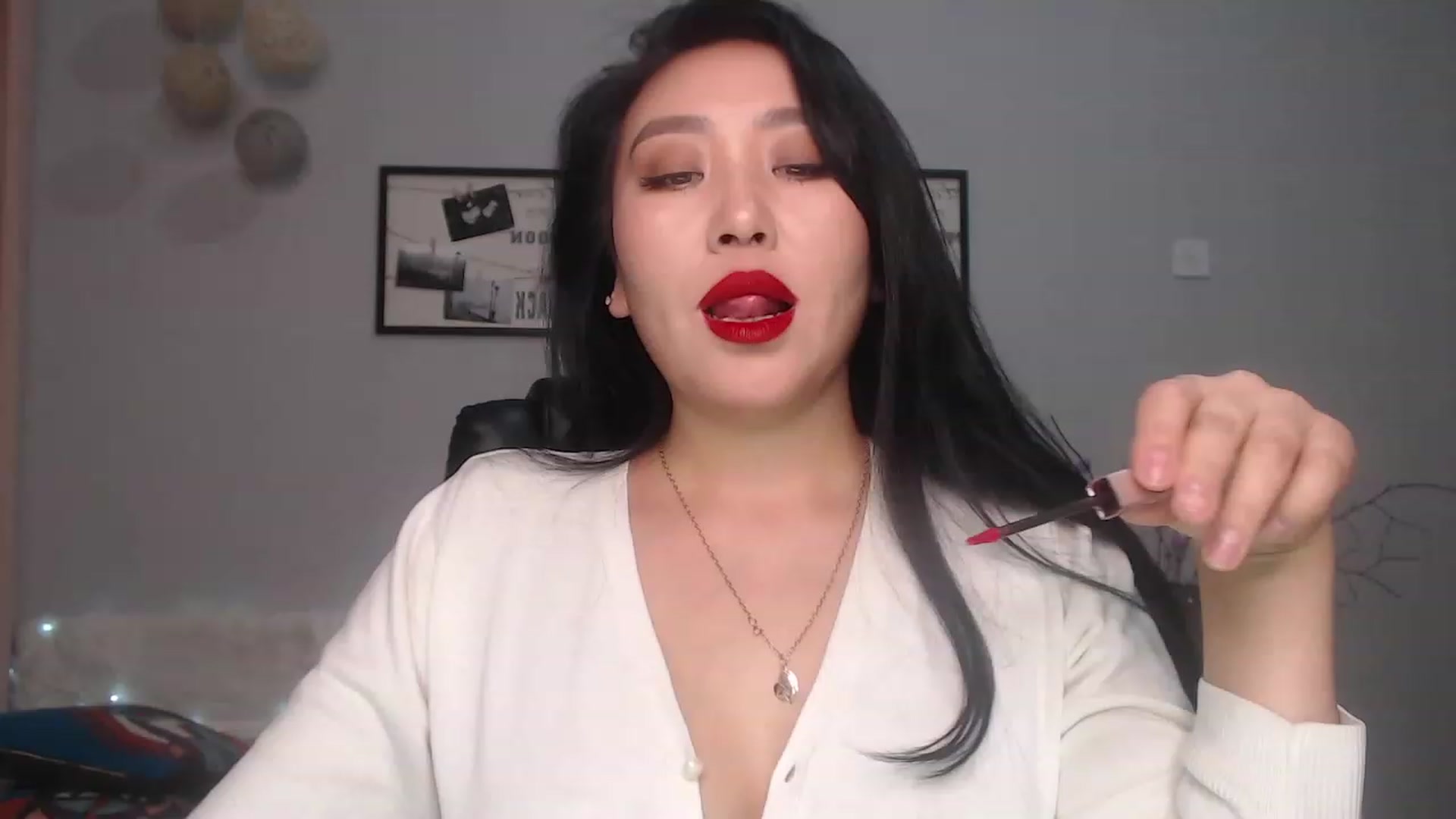 Gallery image thumbnail from SaoriYing's myfreecams stream on, 02/25/2023, 12:40 image 5 of 20