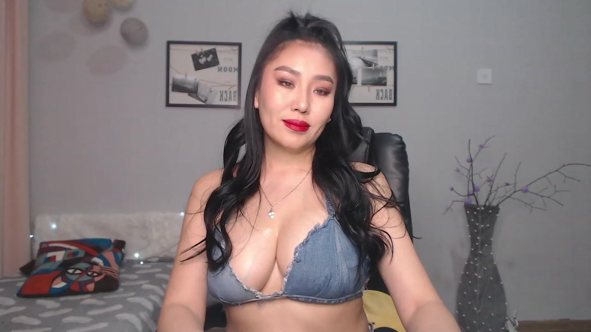 Gallery image thumbnail from SaoriYing's myfreecams stream on, 03/08/2023, 12:07 image 3 of 20