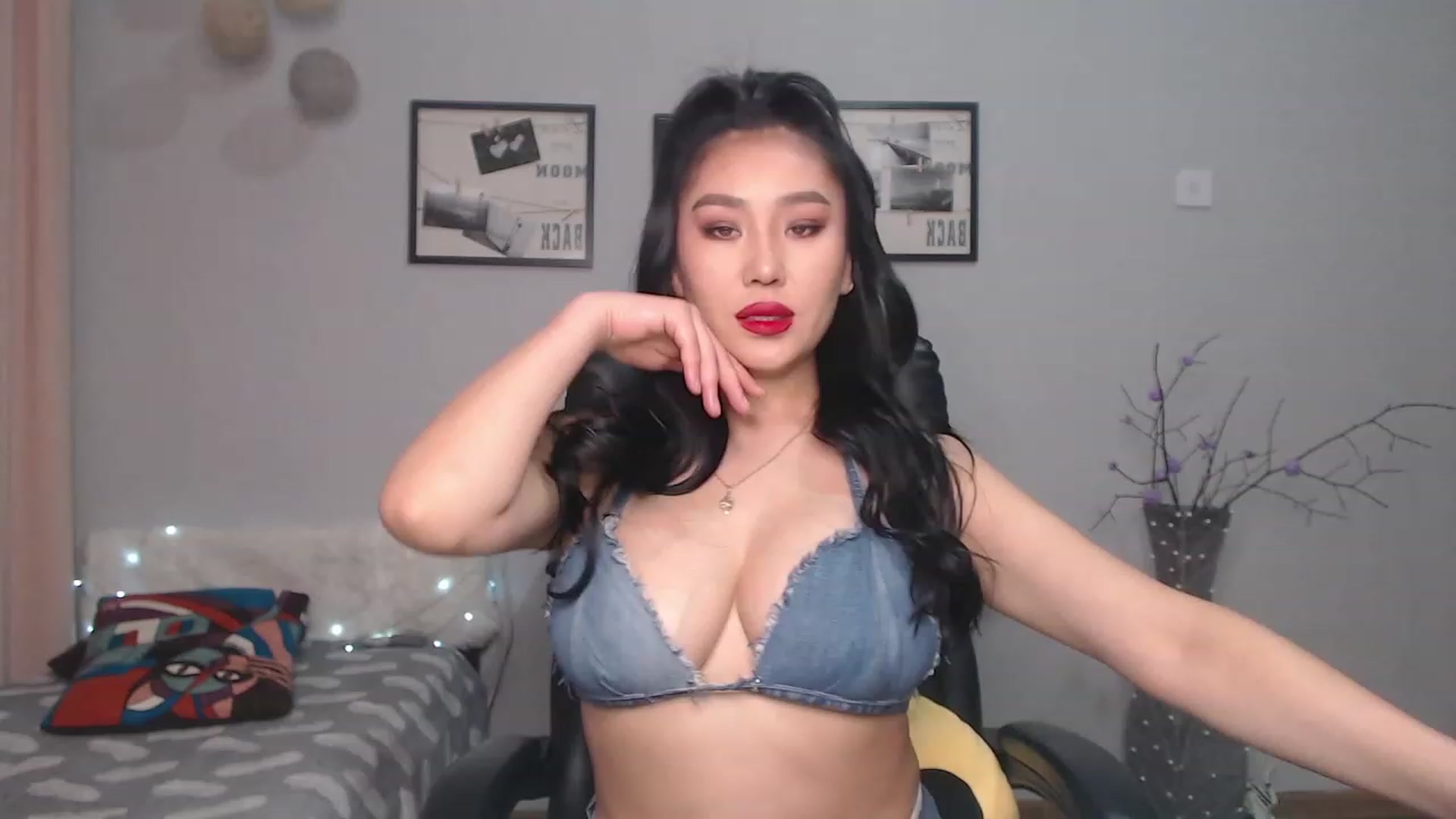 Gallery image thumbnail from SaoriYing's myfreecams stream on, 03/08/2023, 12:07 image 7 of 20