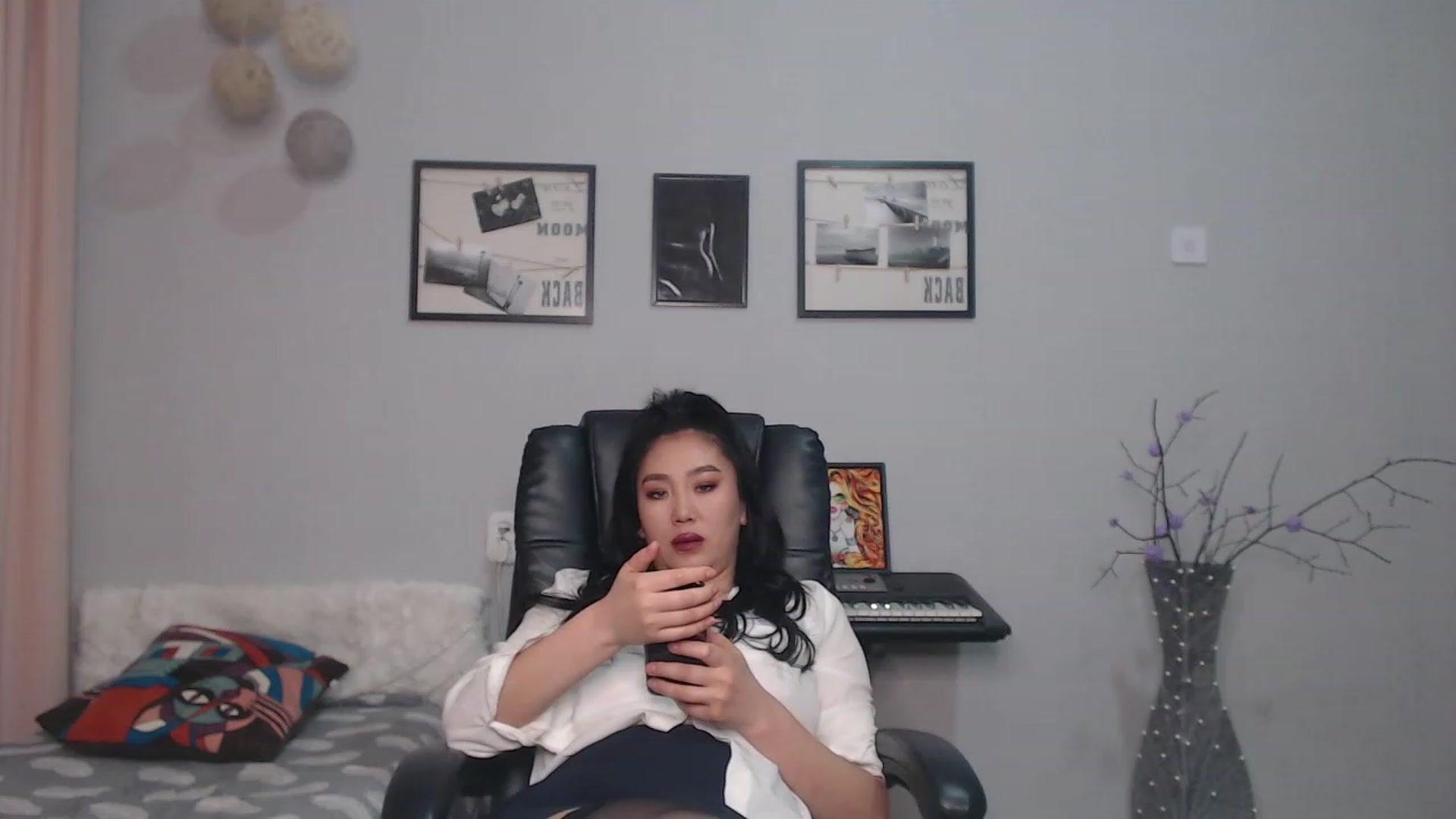 Gallery image thumbnail from SaoriYing's myfreecams stream on, 03/08/2023, 13:50 image 10 of 20