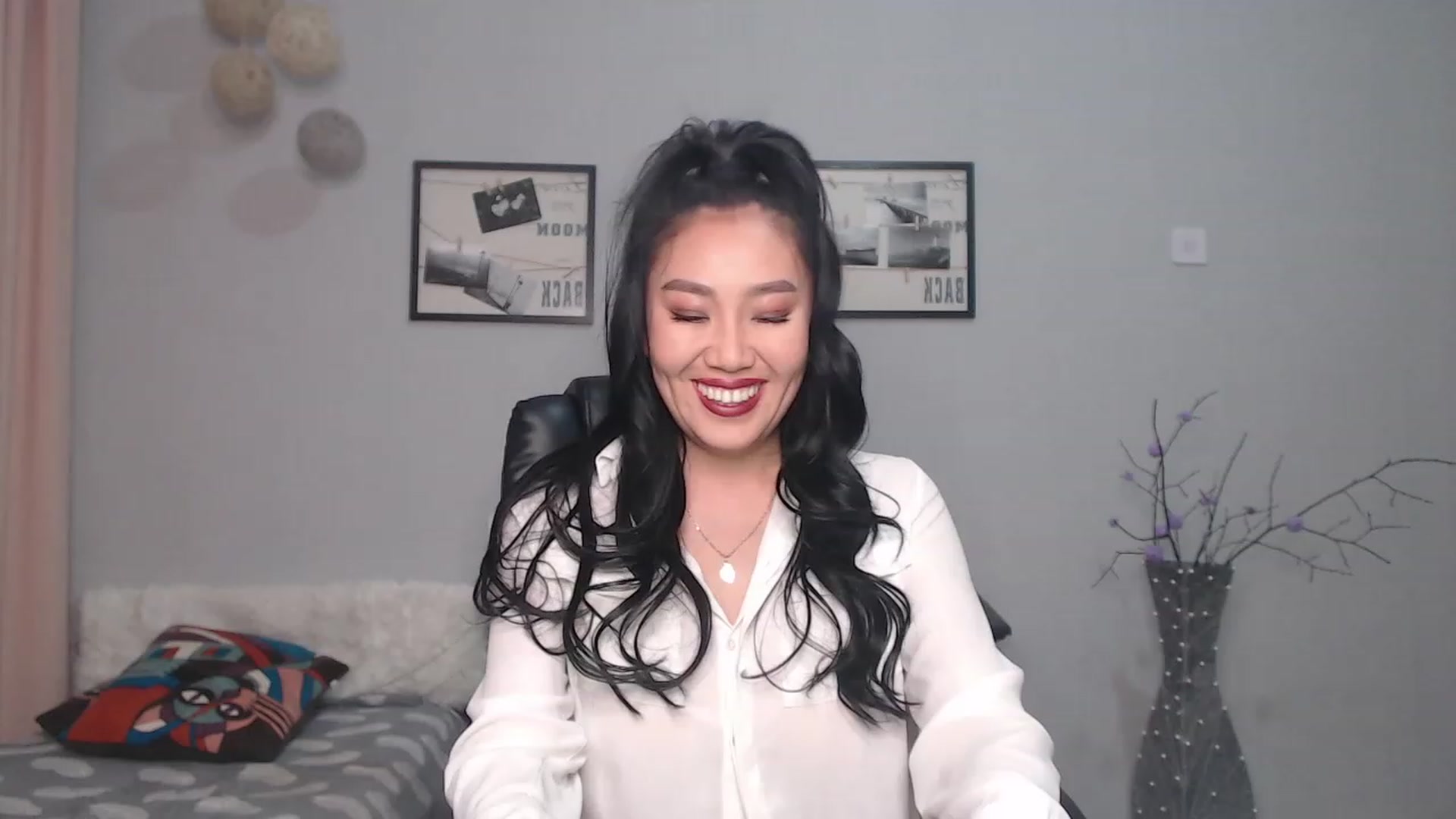 Gallery image thumbnail from SaoriYing's myfreecams stream on, 03/08/2023, 13:50 image 3 of 20