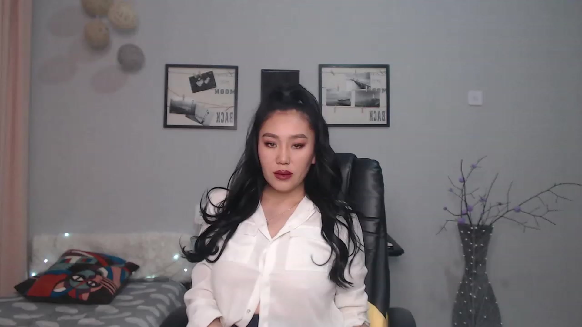 Gallery image thumbnail from SaoriYing's myfreecams stream on, 03/08/2023, 13:50 image 12 of 20