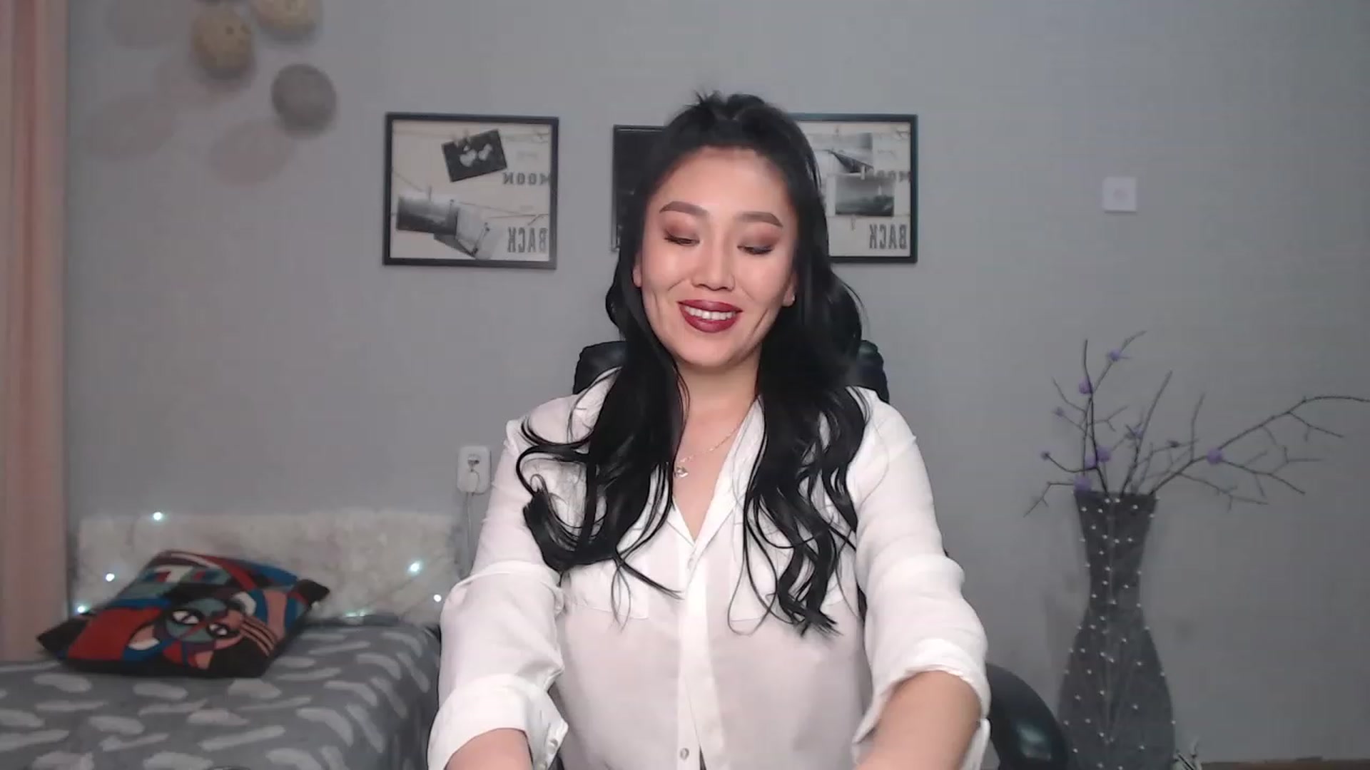 Gallery image thumbnail from SaoriYing's myfreecams stream on, 03/08/2023, 13:50 image 13 of 20