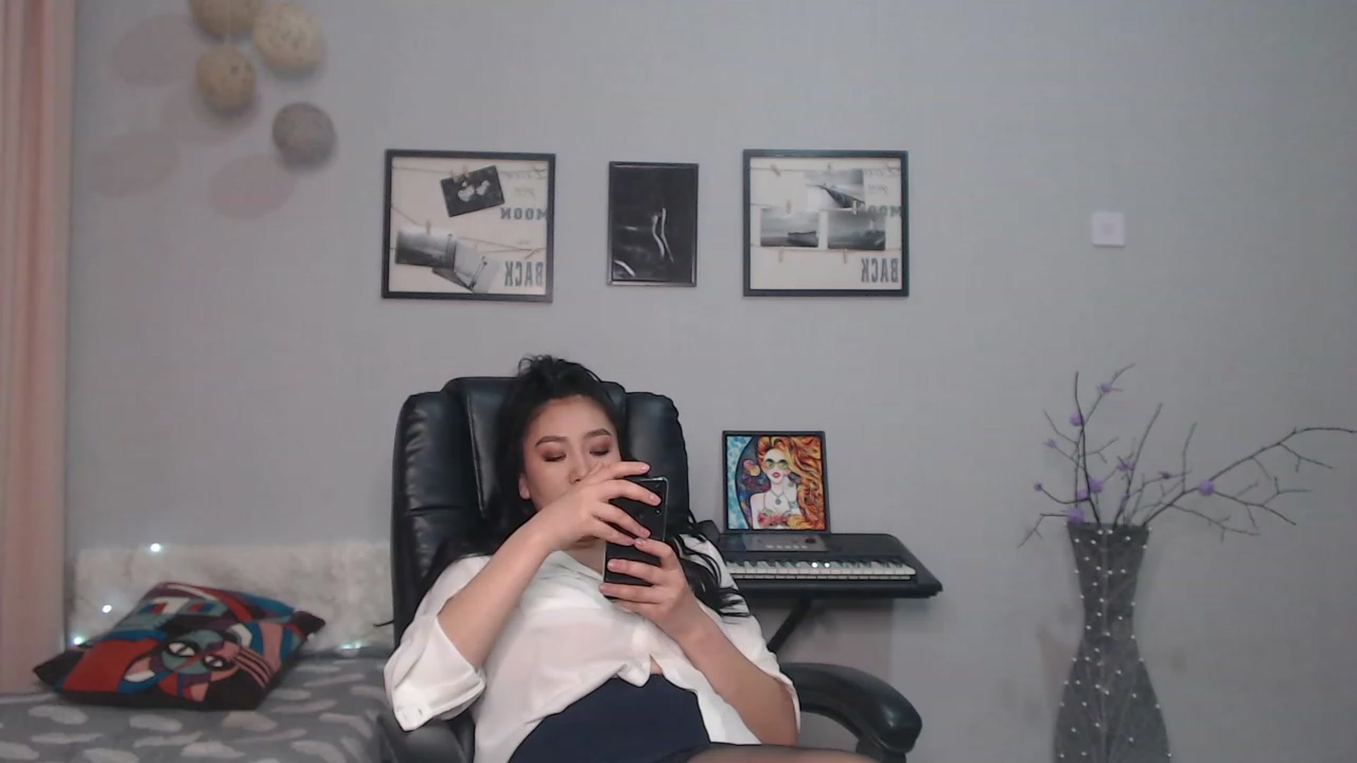 Gallery image thumbnail from SaoriYing's myfreecams stream on, 03/08/2023, 13:50 image 4 of 20