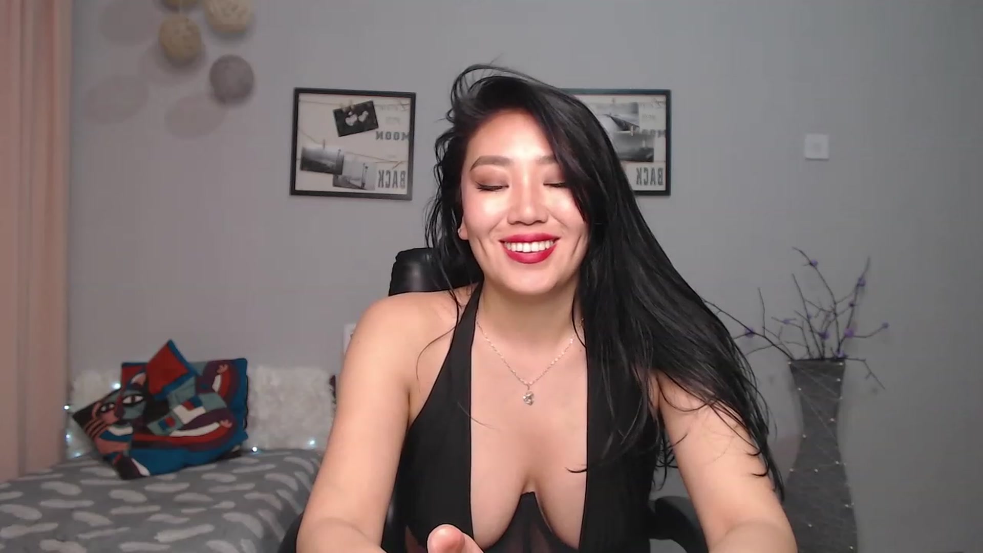 Gallery image thumbnail from SaoriYing's myfreecams stream on, 03/16/2023, 15:26 image 9 of 20