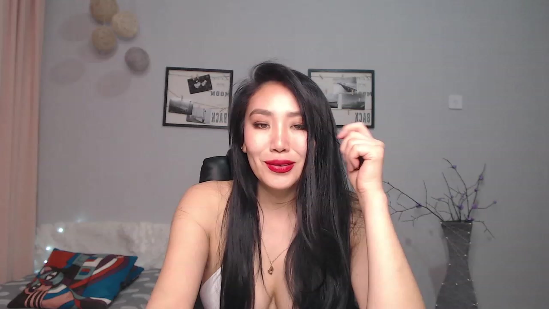 Gallery image thumbnail from SaoriYing's myfreecams stream on, 03/18/2023, 12:37 image 19 of 20