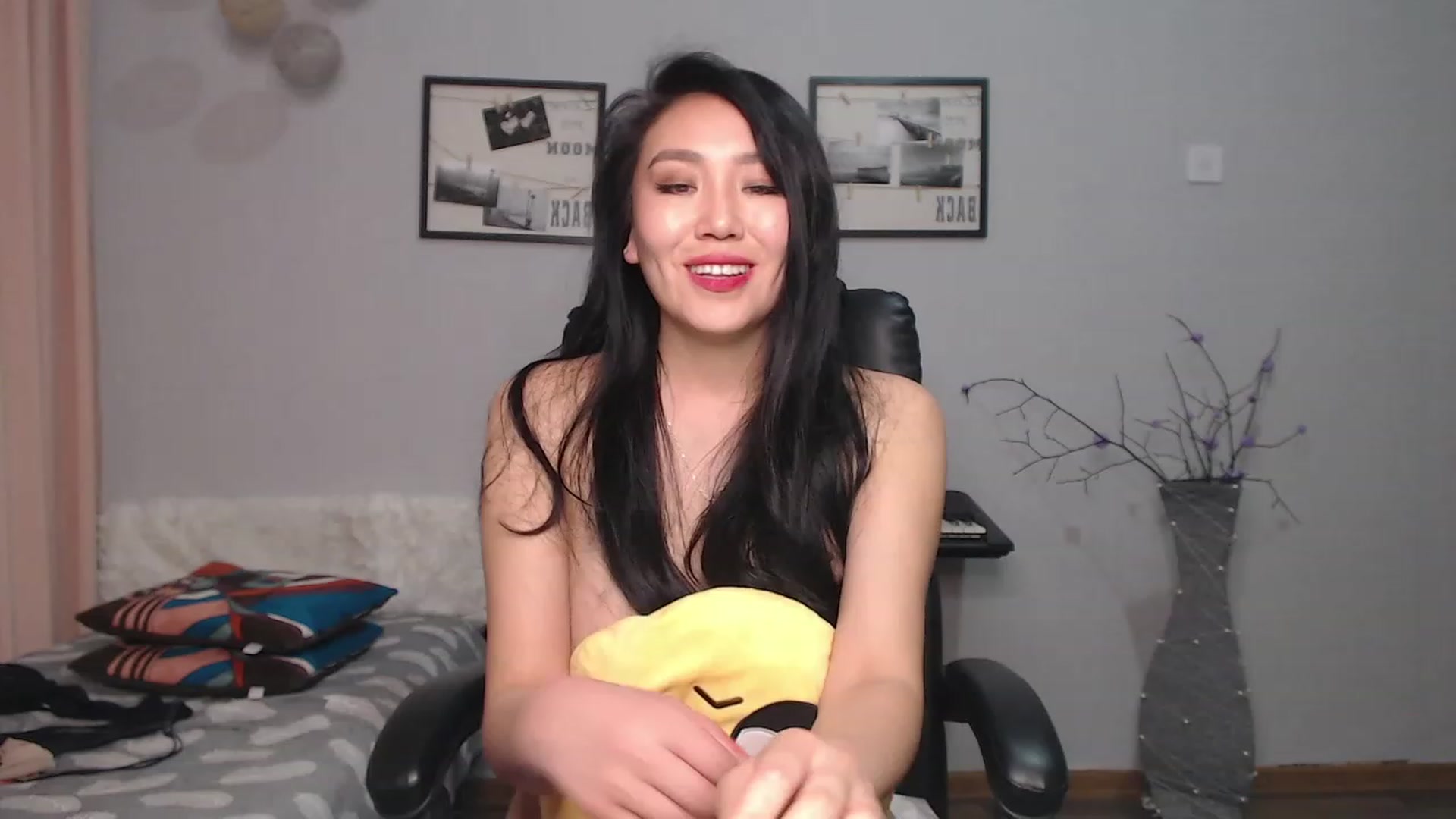 Gallery image thumbnail from SaoriYing's myfreecams stream on, 03/21/2023, 13:43 image 20 of 20