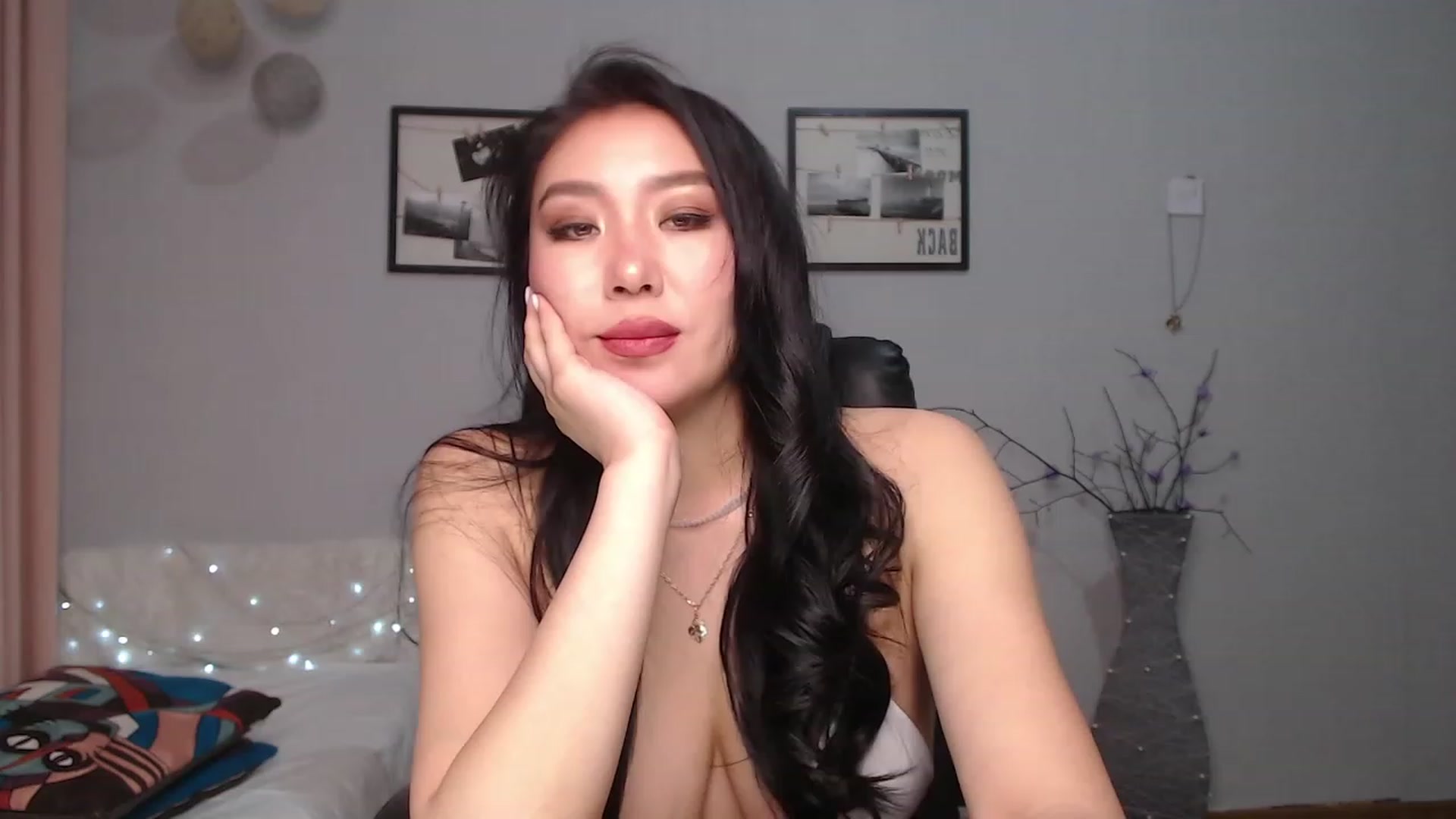 Gallery image thumbnail from SaoriYing's myfreecams stream on, 04/24/2023, 12:53 image 16 of 20