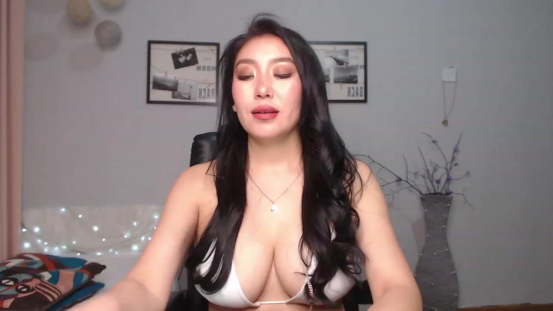 Gallery image thumbnail from SaoriYing's myfreecams stream on, 04/24/2023, 12:53 image 20 of 20