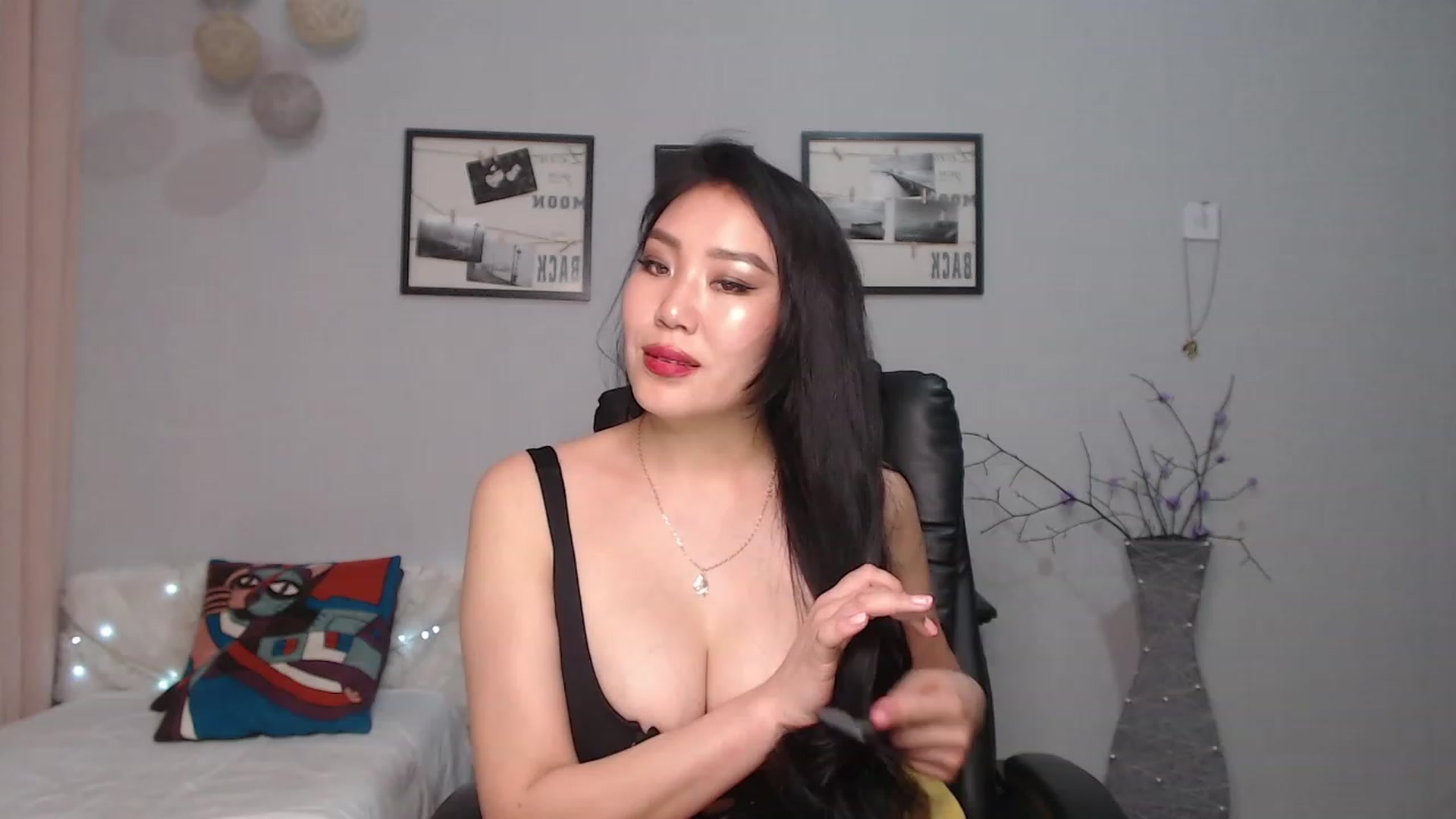 Gallery image thumbnail from SaoriYing's myfreecams stream on, 04/29/2023, 13:30 image 19 of 20