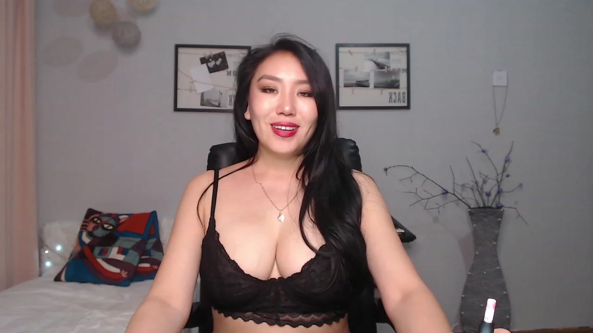 Gallery image thumbnail from SaoriYing's myfreecams stream on, 04/30/2023, 12:28 image 20 of 20