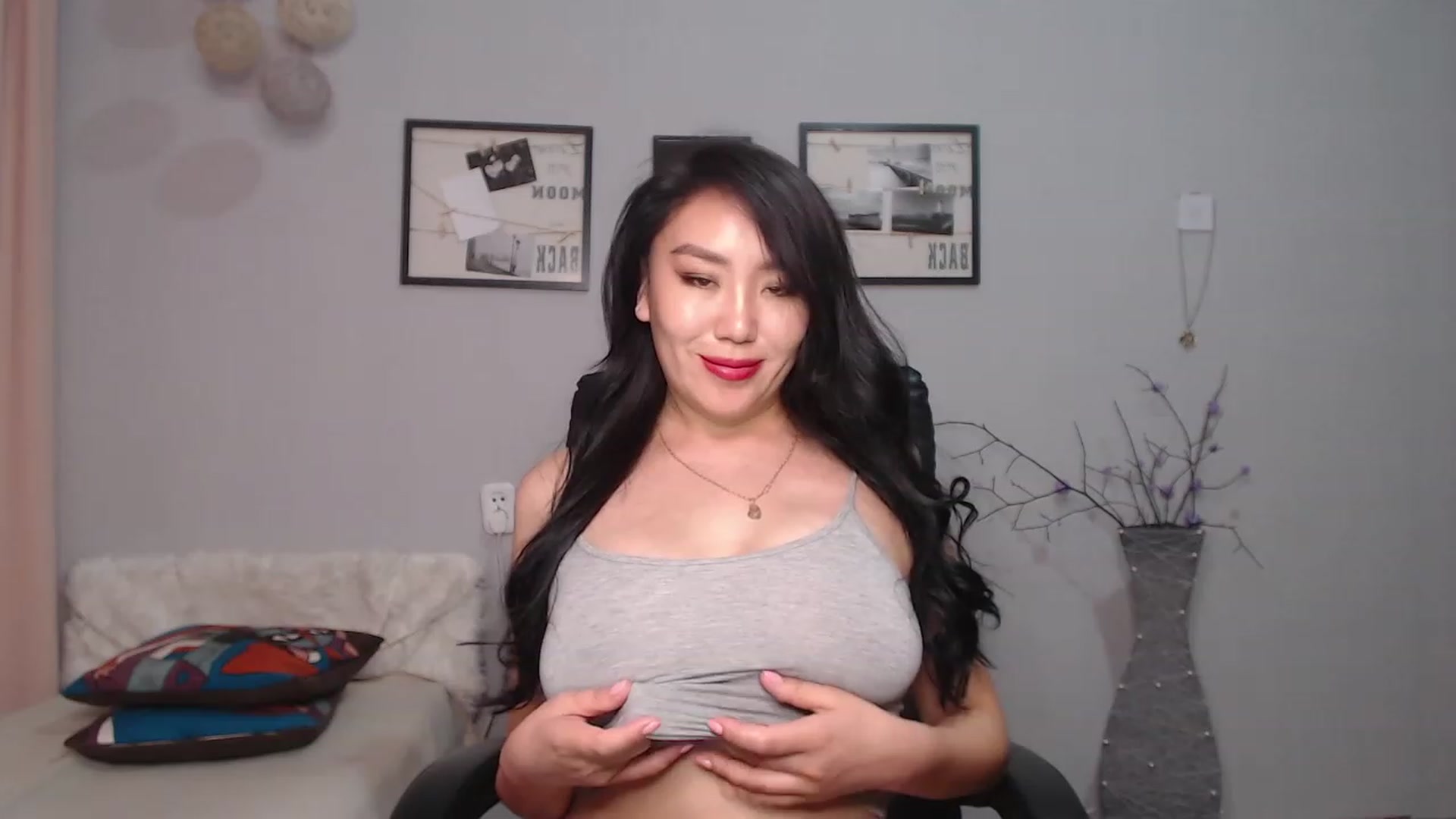 Gallery image thumbnail from SaoriYing's myfreecams stream on, 05/01/2023, 12:31 image 17 of 20