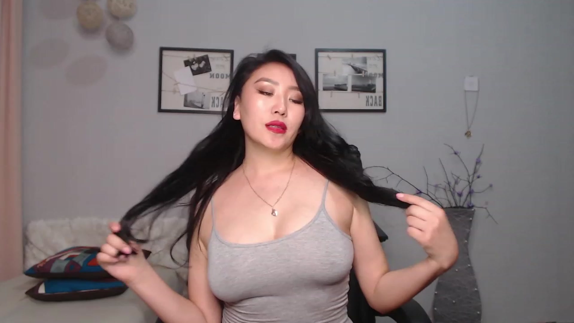 Gallery image thumbnail from SaoriYing's myfreecams stream on, 05/01/2023, 12:31 image 13 of 20