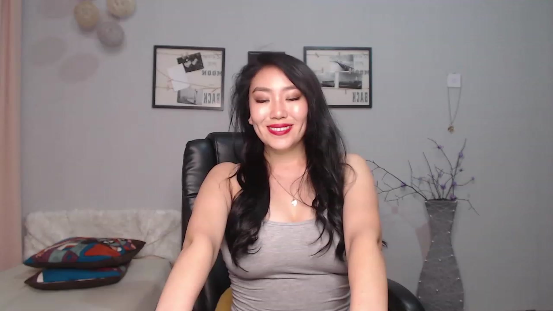 Gallery image thumbnail from SaoriYing's myfreecams stream on, 05/01/2023, 12:31 image 15 of 20