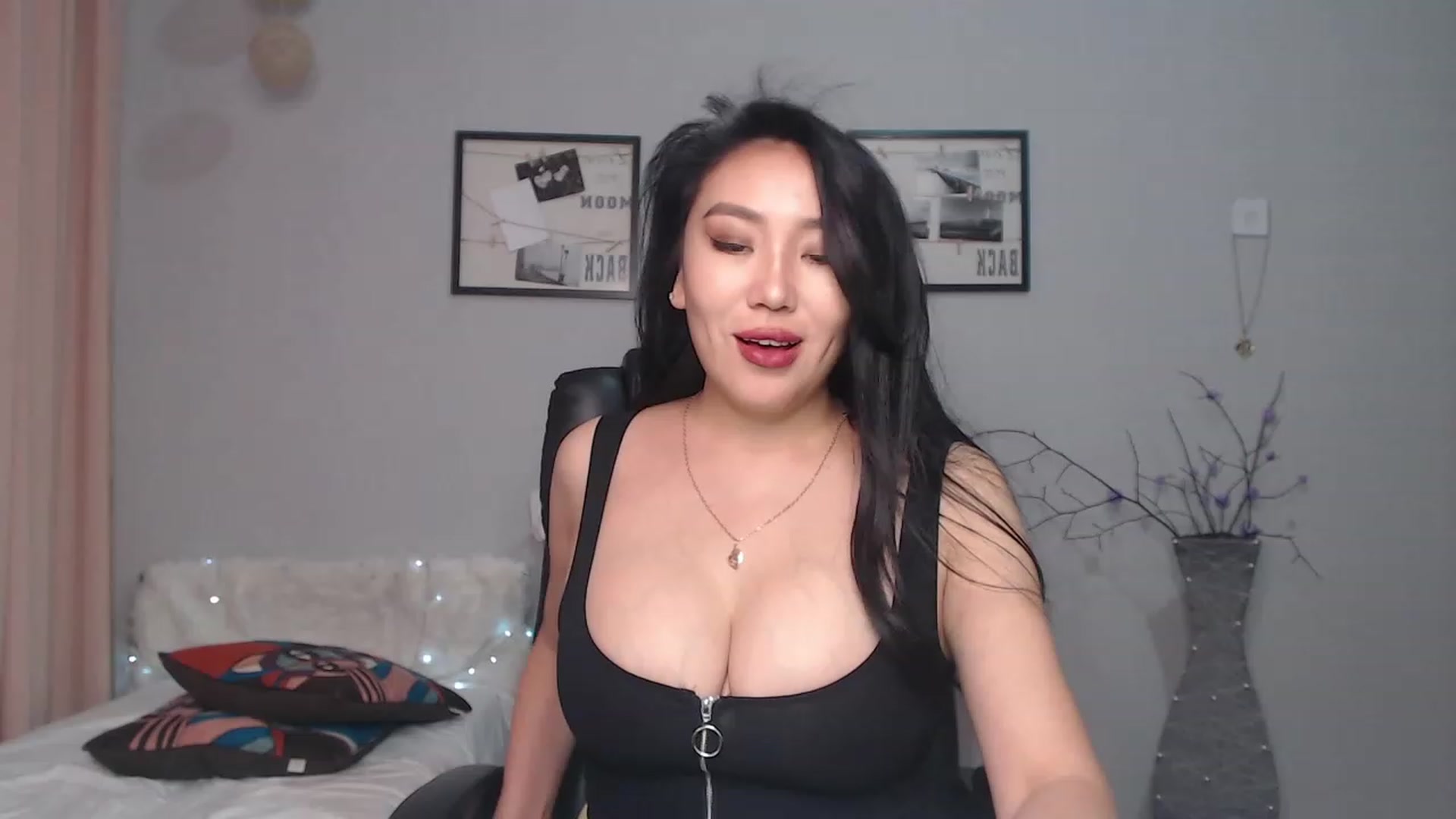Gallery image thumbnail from SaoriYing's myfreecams stream on, 05/18/2023, 12:55 image 2 of 20