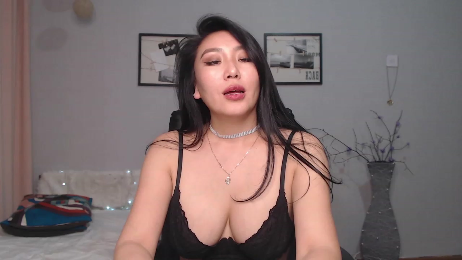 Gallery image thumbnail from SaoriYing's myfreecams stream on, 05/20/2023, 11:59 image 17 of 20