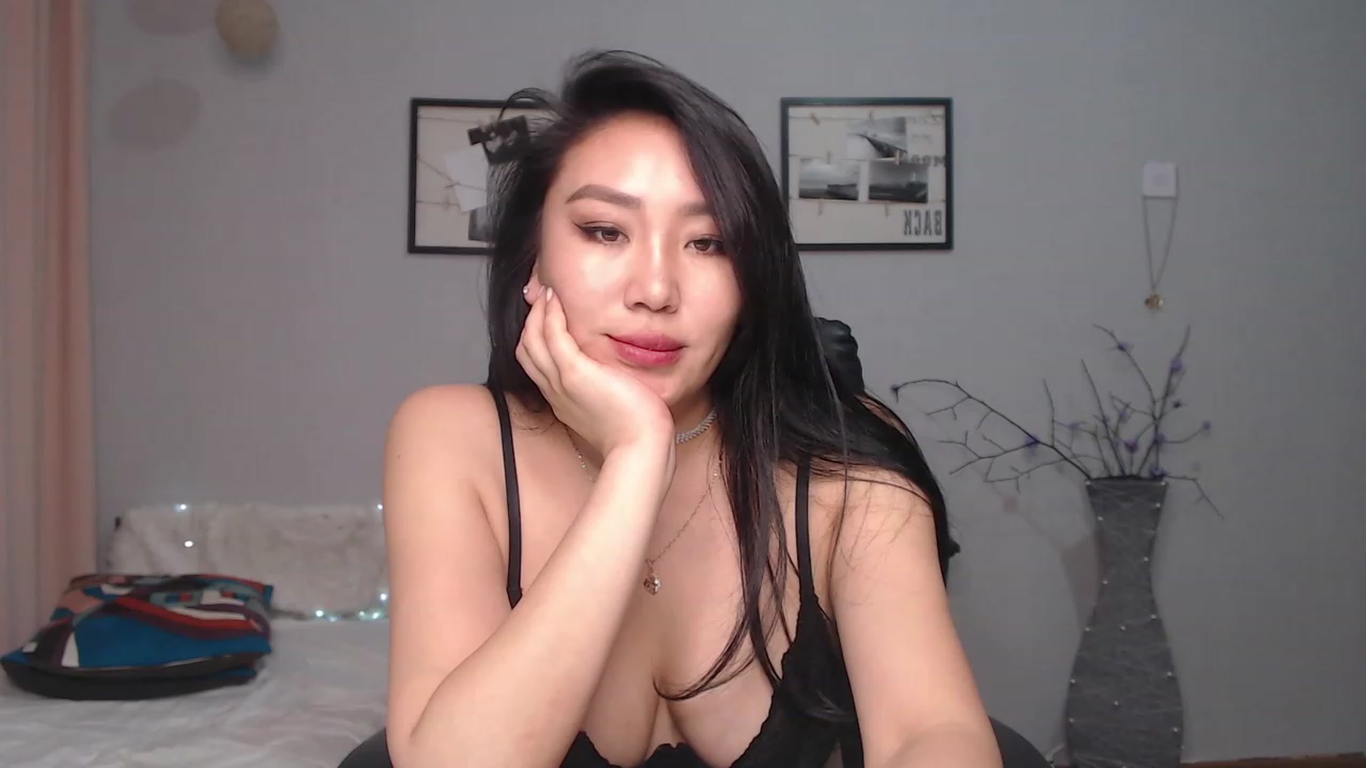 Gallery image thumbnail from SaoriYing's myfreecams stream on, 05/20/2023, 11:59 image 15 of 20