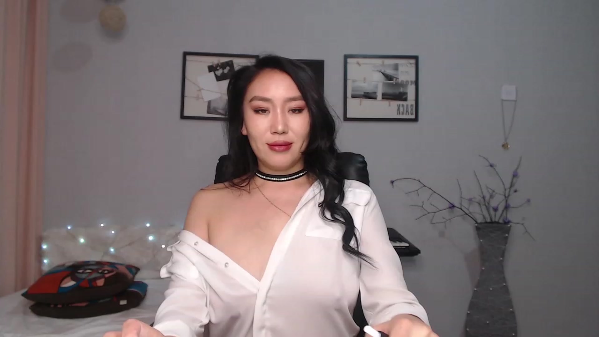 Gallery image thumbnail from SaoriYing's myfreecams stream on, 05/21/2023, 12:46 image 1 of 20