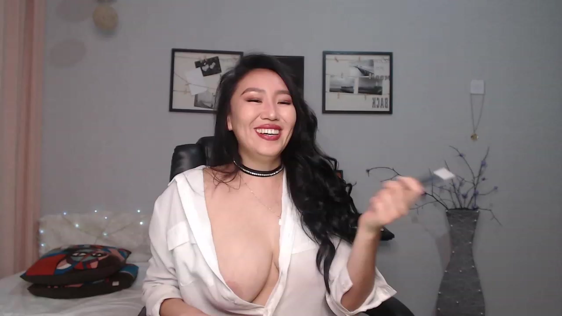 Gallery image thumbnail from SaoriYing's myfreecams stream on, 05/21/2023, 12:46 image 4 of 20