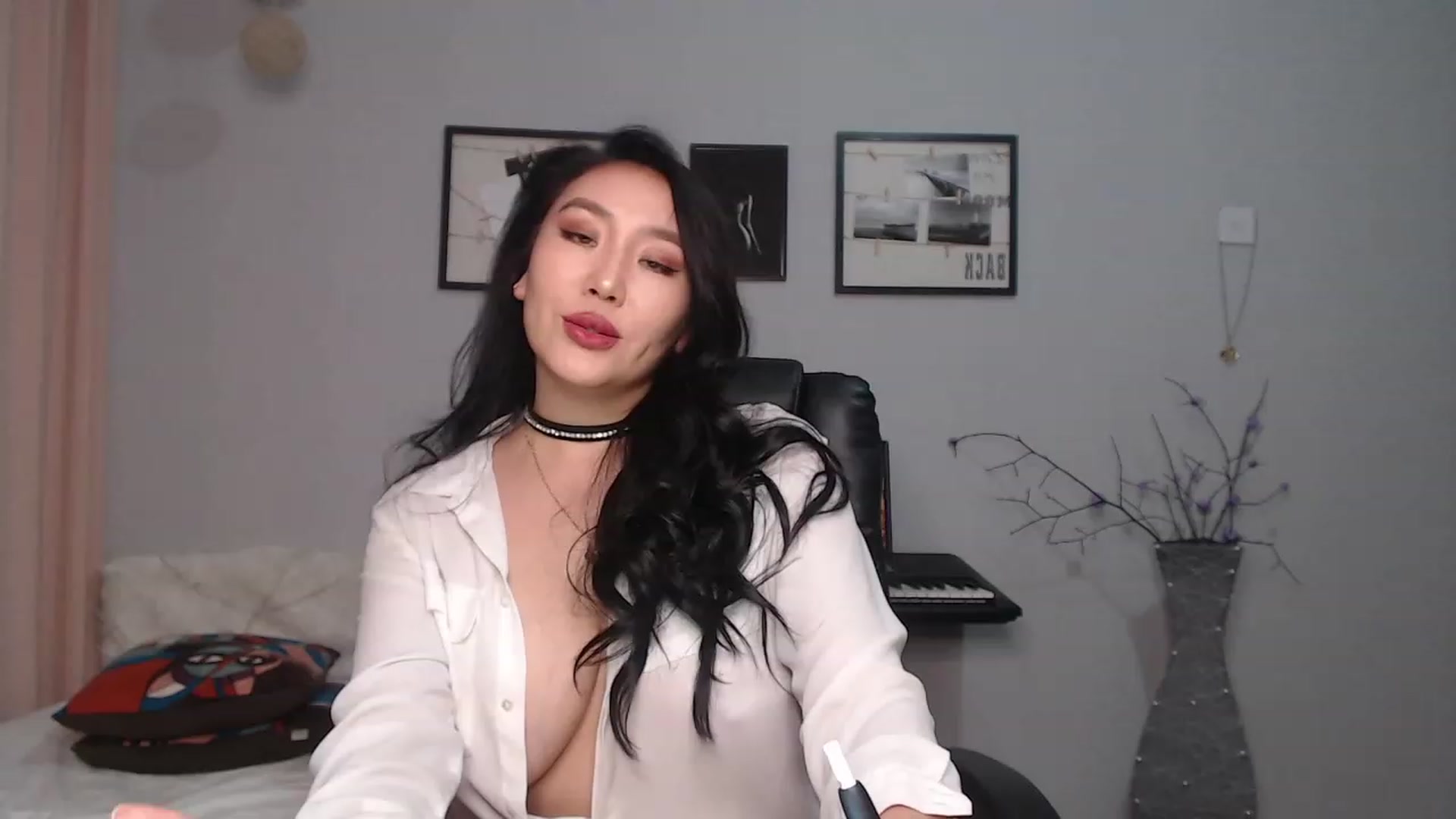 Gallery image thumbnail from SaoriYing's myfreecams stream on, 05/21/2023, 12:46 image 6 of 20