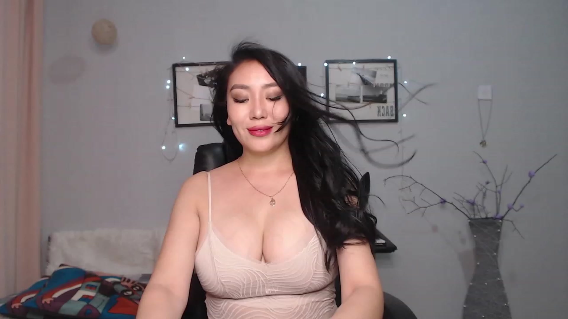 Gallery image thumbnail from SaoriYing's myfreecams stream on, 06/18/2023, 12:59 image 16 of 20